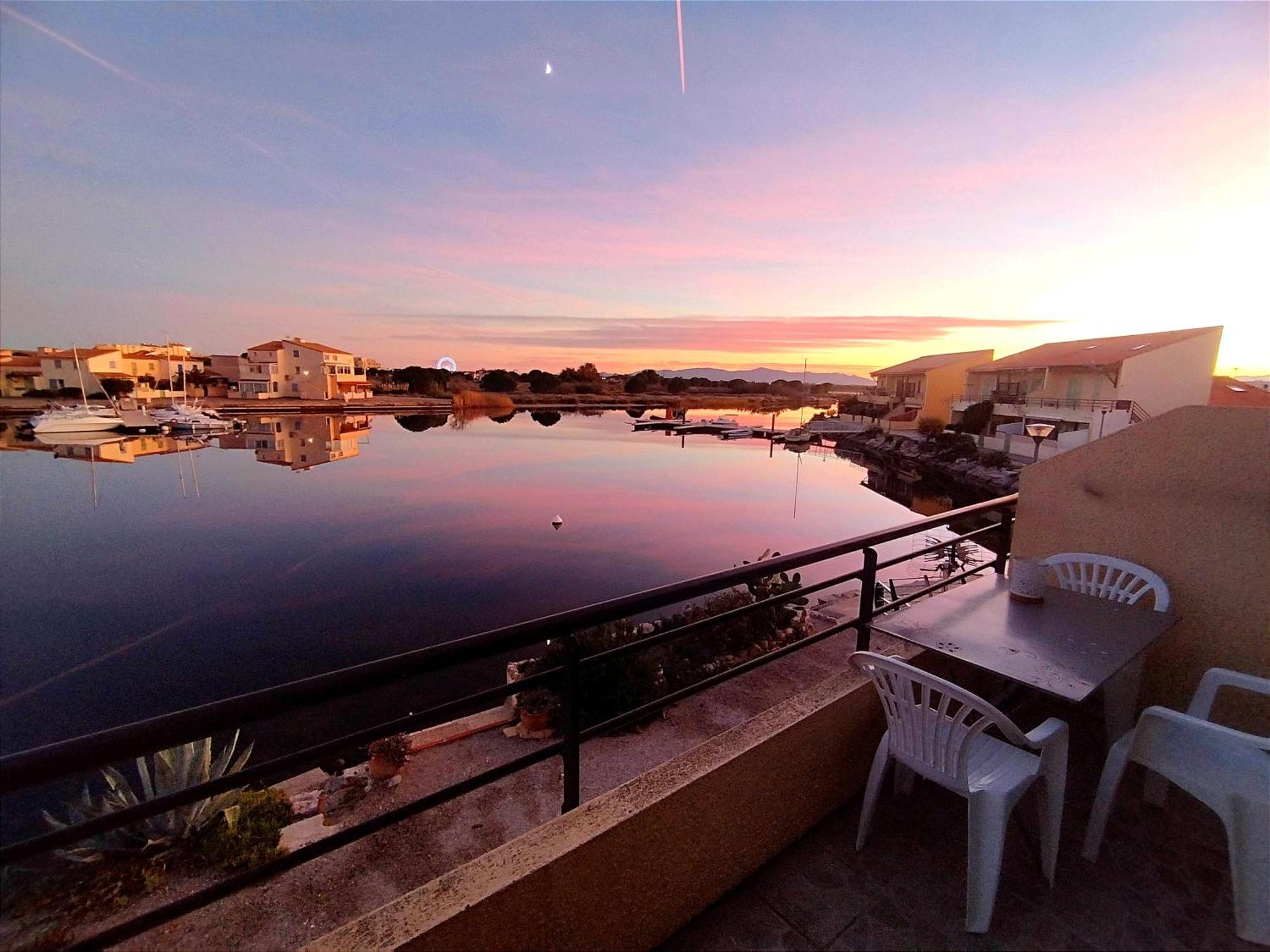 Appartement Coup De Coeur Les Pieds Dans L'Eau Ле Баркарес Экстерьер фото